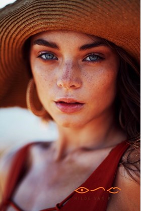 Guitge sproetjes met permanente make-up zijn de nieuwste trend overgewaaid uit Los Angelos en de States! Je natuurlijke sproetjes kan je bij laten pigmenteren of tattoueren met permanente make-up